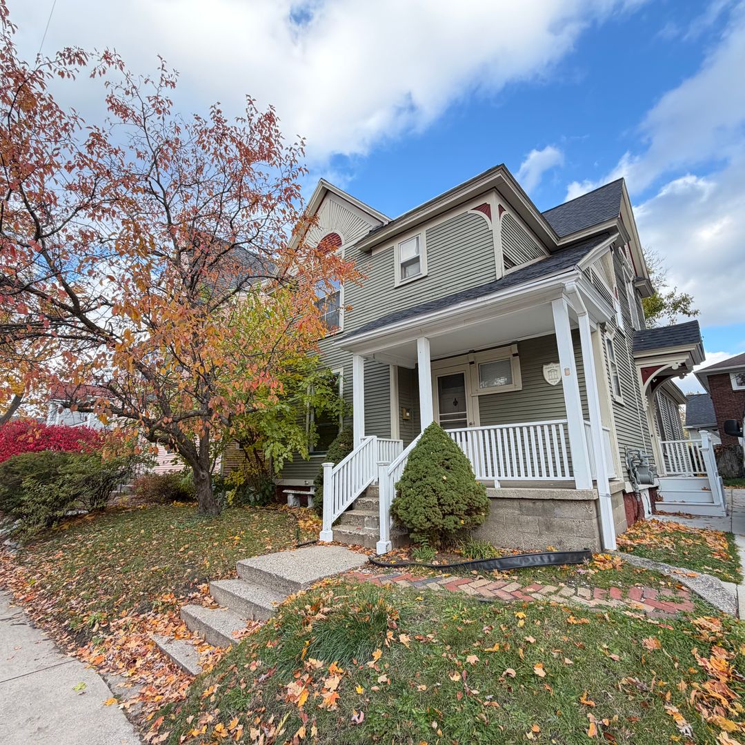 Grand Rapids House: 56 Union Ave NE