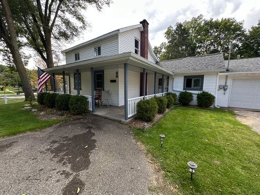 3 Bedroom Located Downtown Rockford