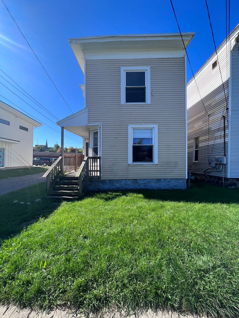 Grand Rapids Multiplex: 460 4th St NW - Unit 2