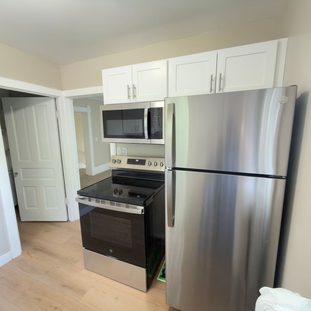 Grand Rapids Apartment: 2425 4 Mile Rd NW