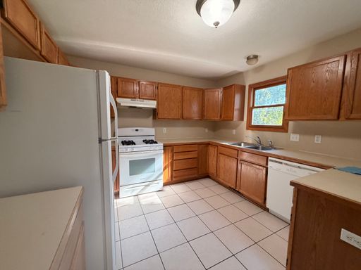 Charming 3 Bedroom - 3 Bathroom Duplex! – photo 1