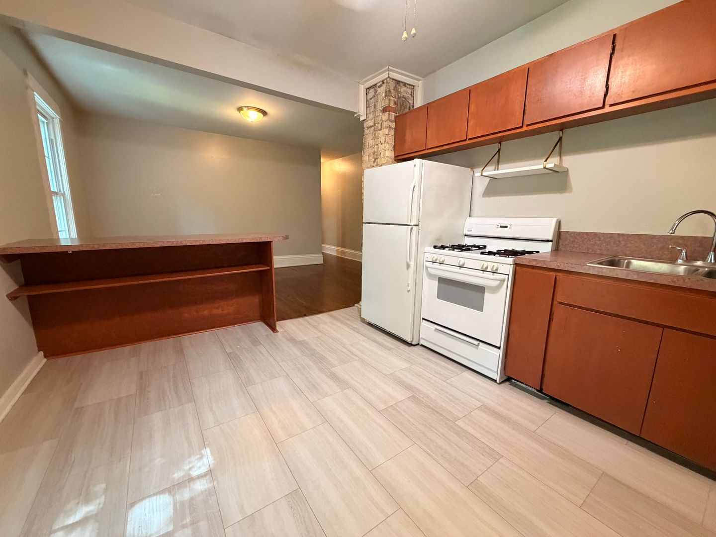 Grand Rapids Apartment: 162-164 Grand Ave NE