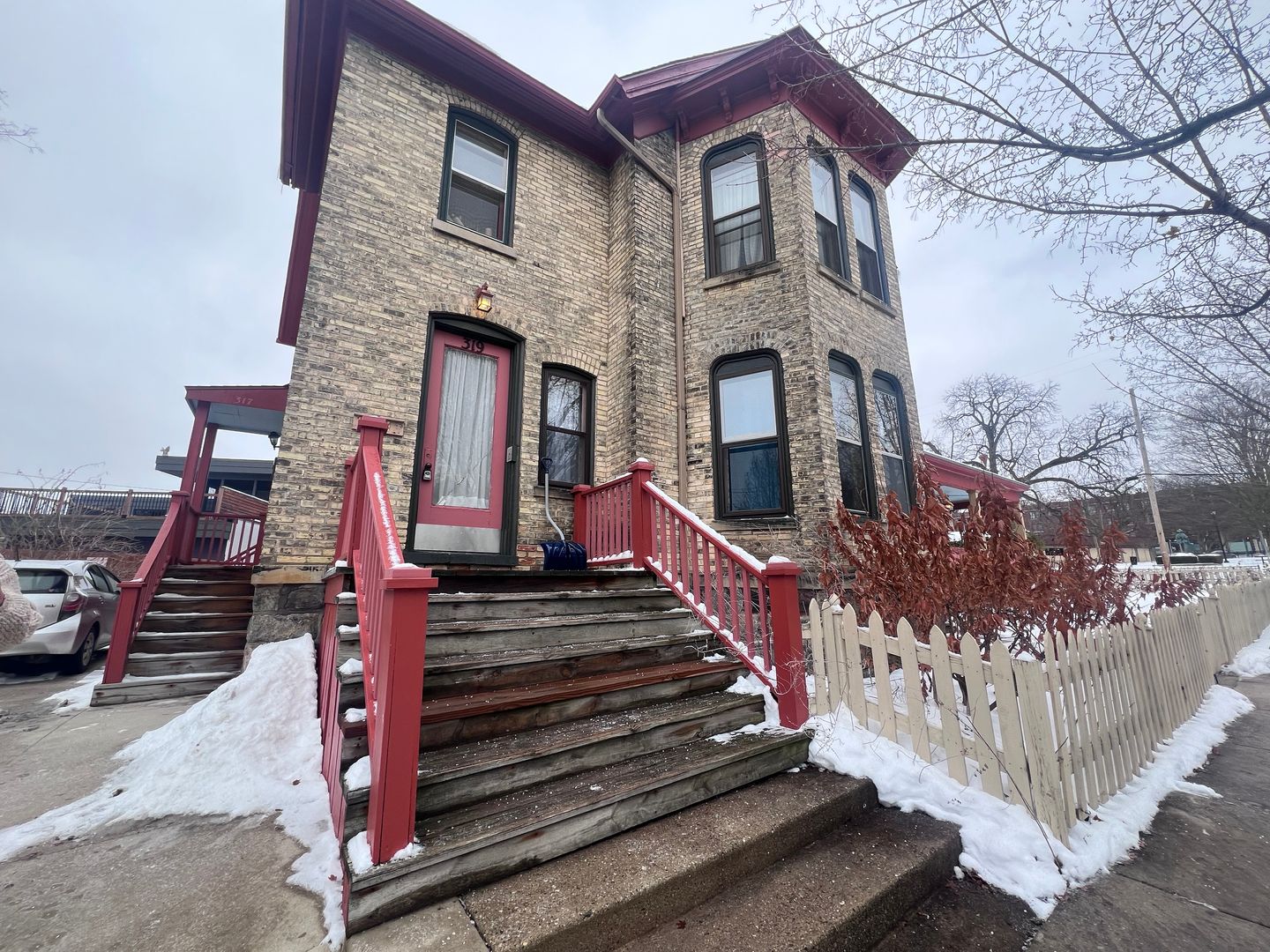 Grand Rapids Apartment: 321 Cherry St. SE