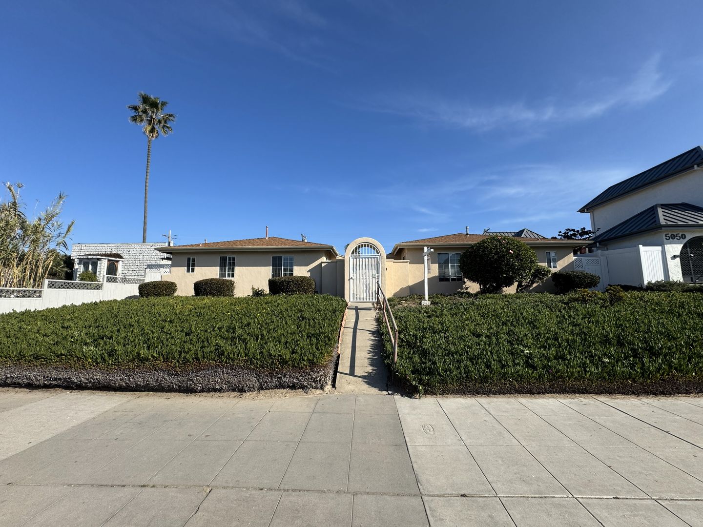 San Diego Apartment: 5058-68 Santa Monica Avenue