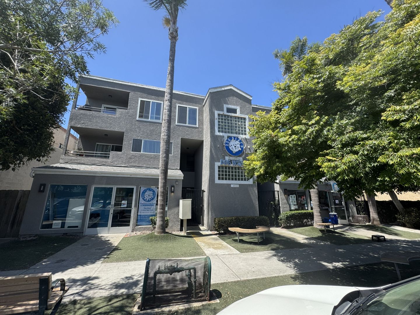 San Diego Apartment: 4933 Voltaire Street