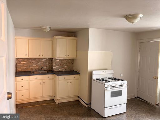 424 Smith Street - 2nd Fl – photo 1