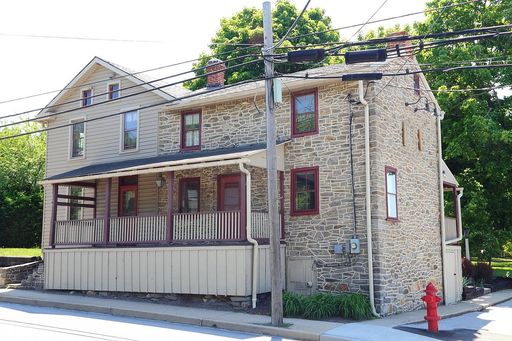 1,678 Great Commercial Space in Quarryville Boro. Off Street parking