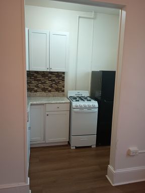 606 East Market Street, 2nd FL Front – photo 1
