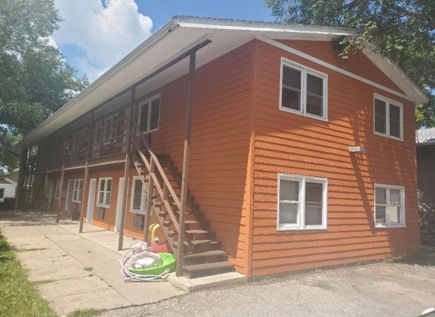 La Crosse Apartment: 1321 4th St S