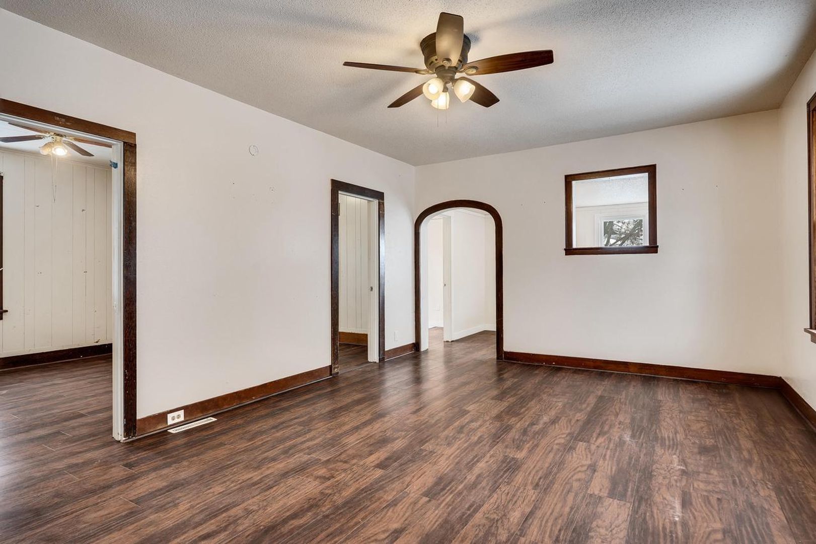 La Crosse House: 938 Hood St