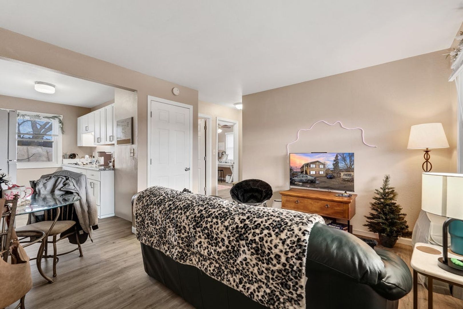 La Crosse Apartment: 1422 Rose St