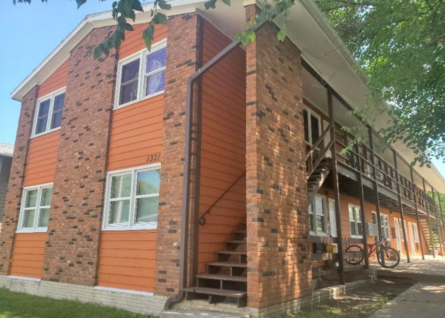 La Crosse Apartment: 1321 4th St S