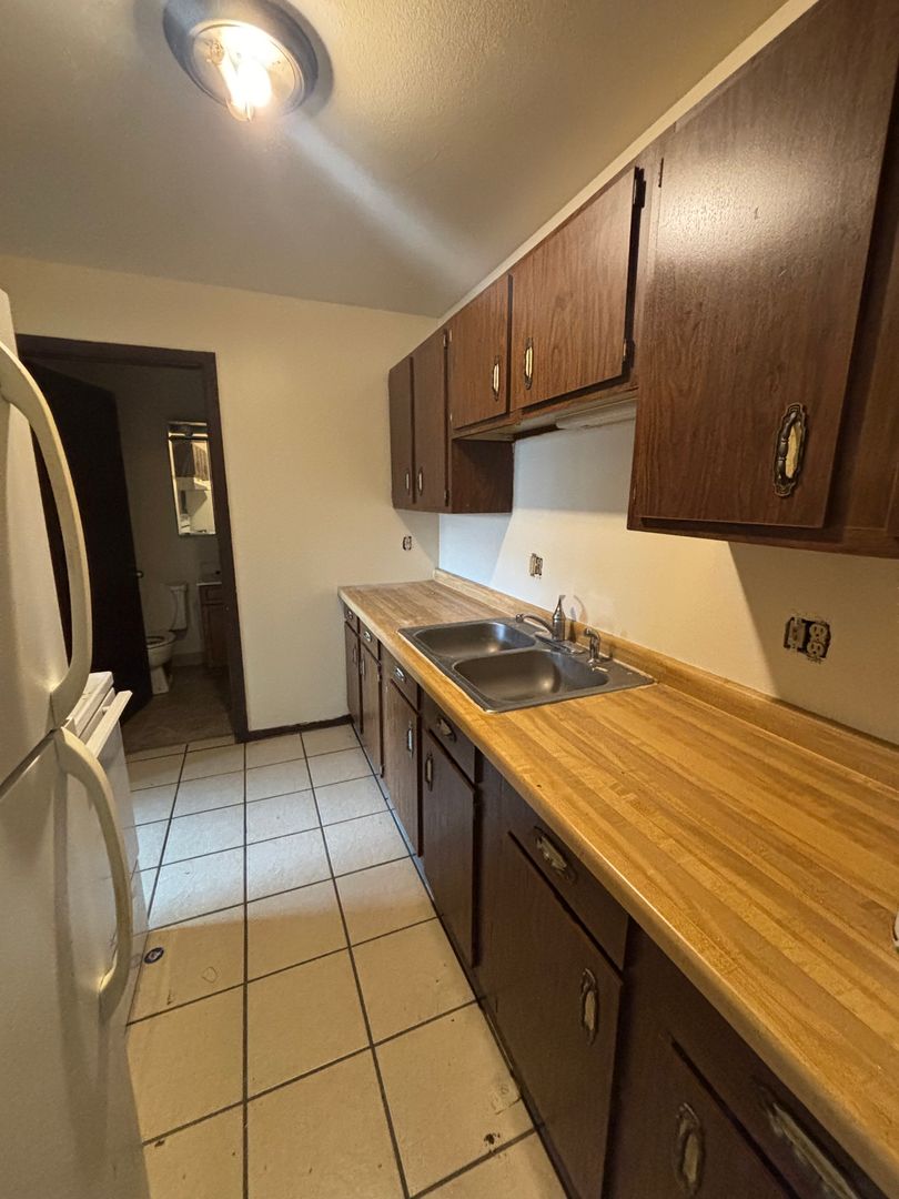La Crosse Apartment: 919 Gould St