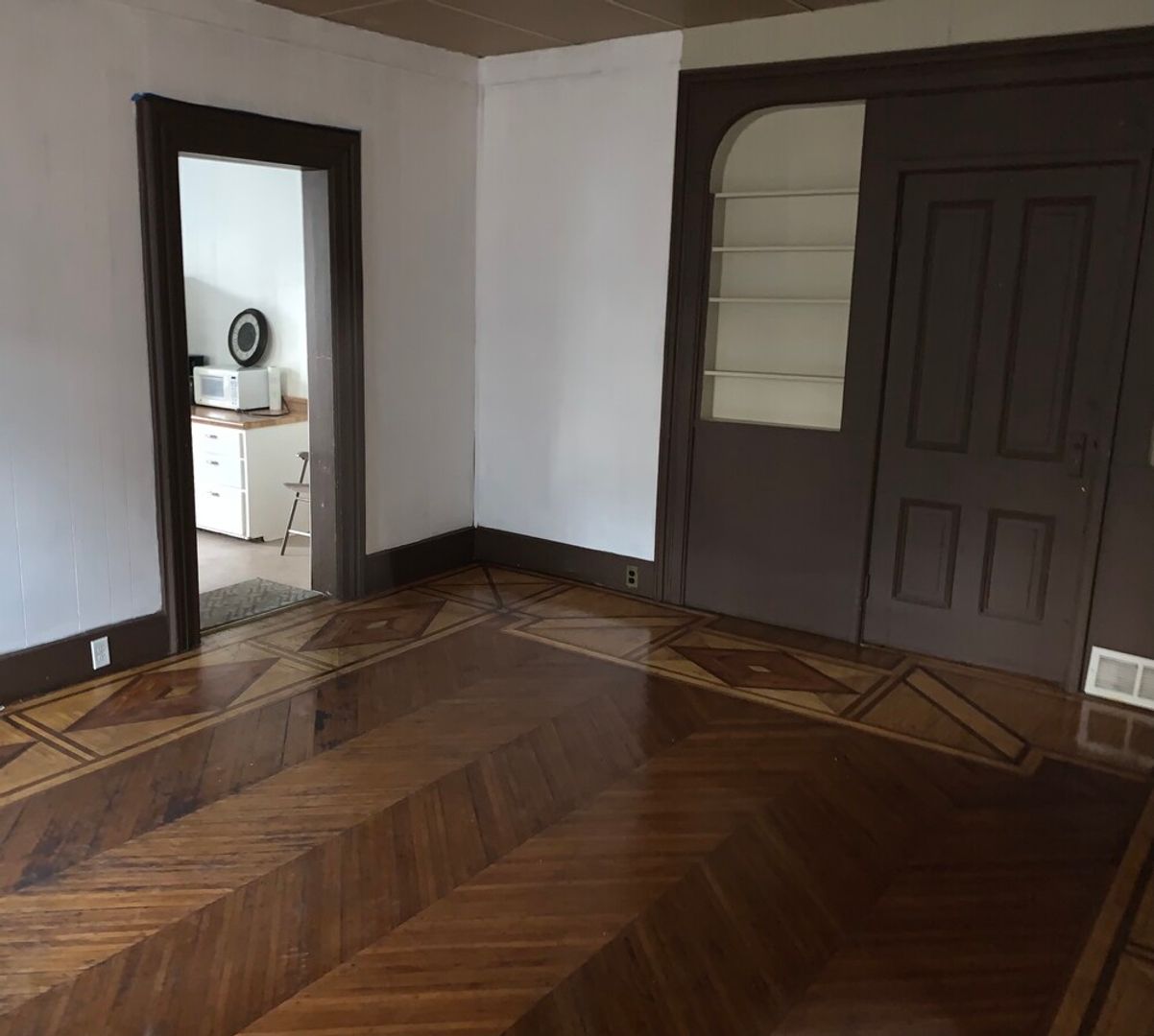 La Crosse Apartment: 1007 7th St S