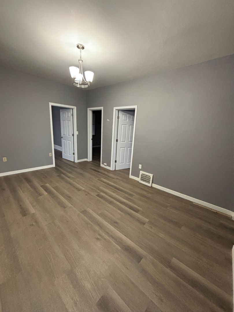 La Crosse Apartment: 810 Cameron Ave