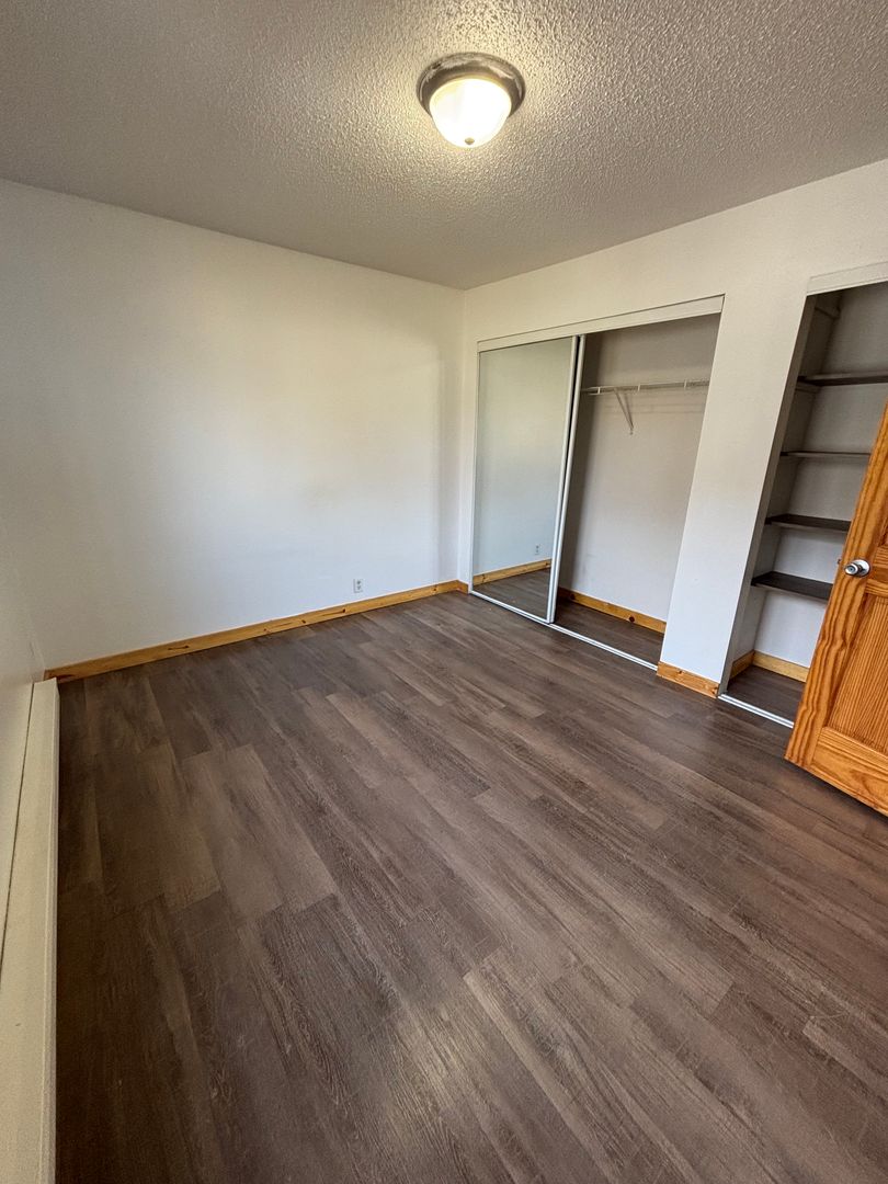 La Crosse Apartment: 1322 5th Ave S