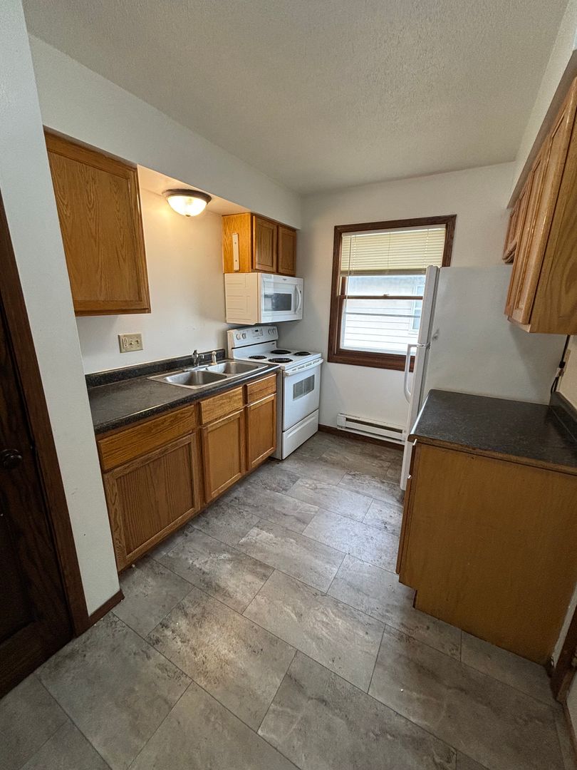 La Crosse Apartment: 1122 7th St S