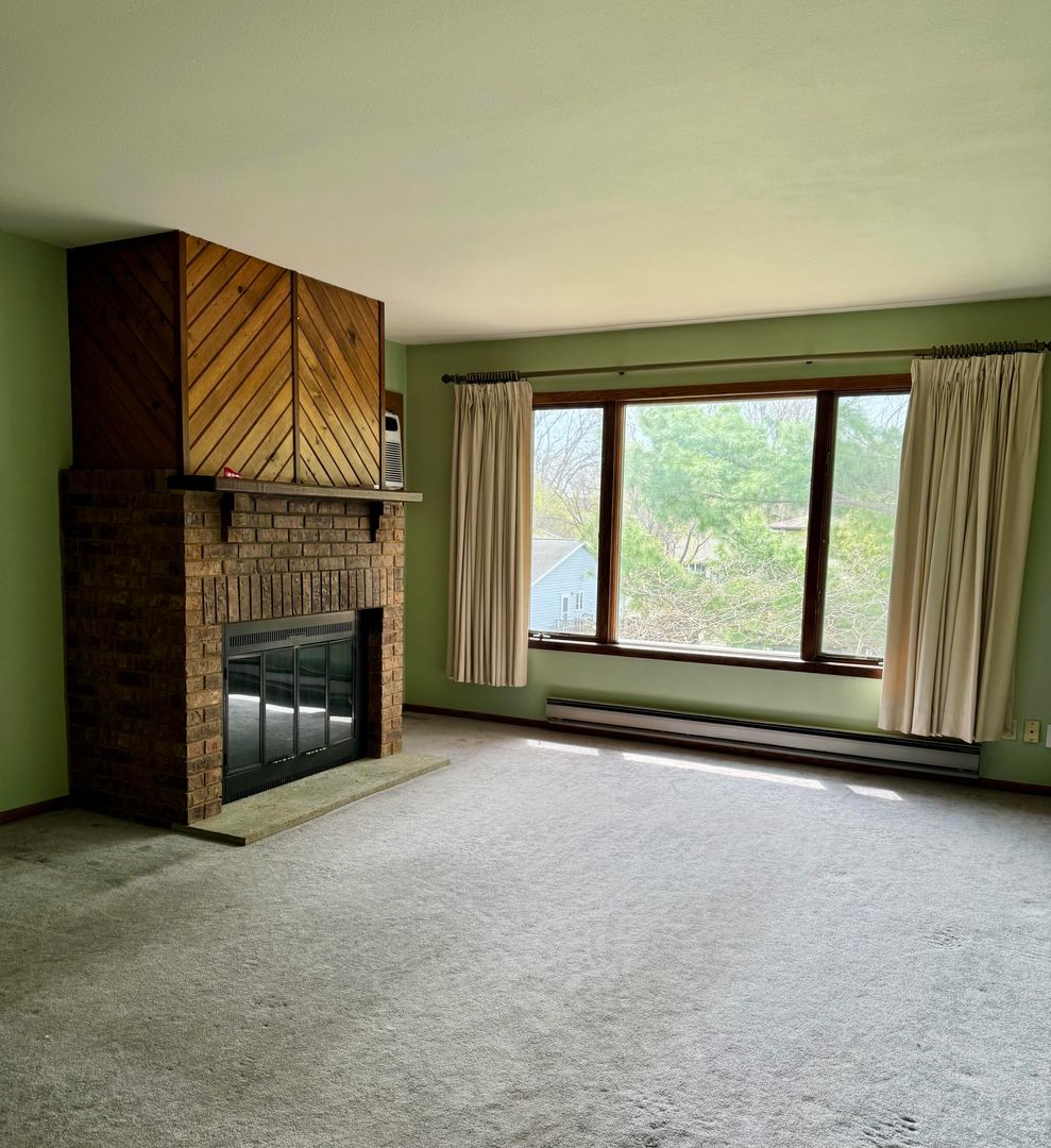 Onalaska Apartment: 606 Vilas St