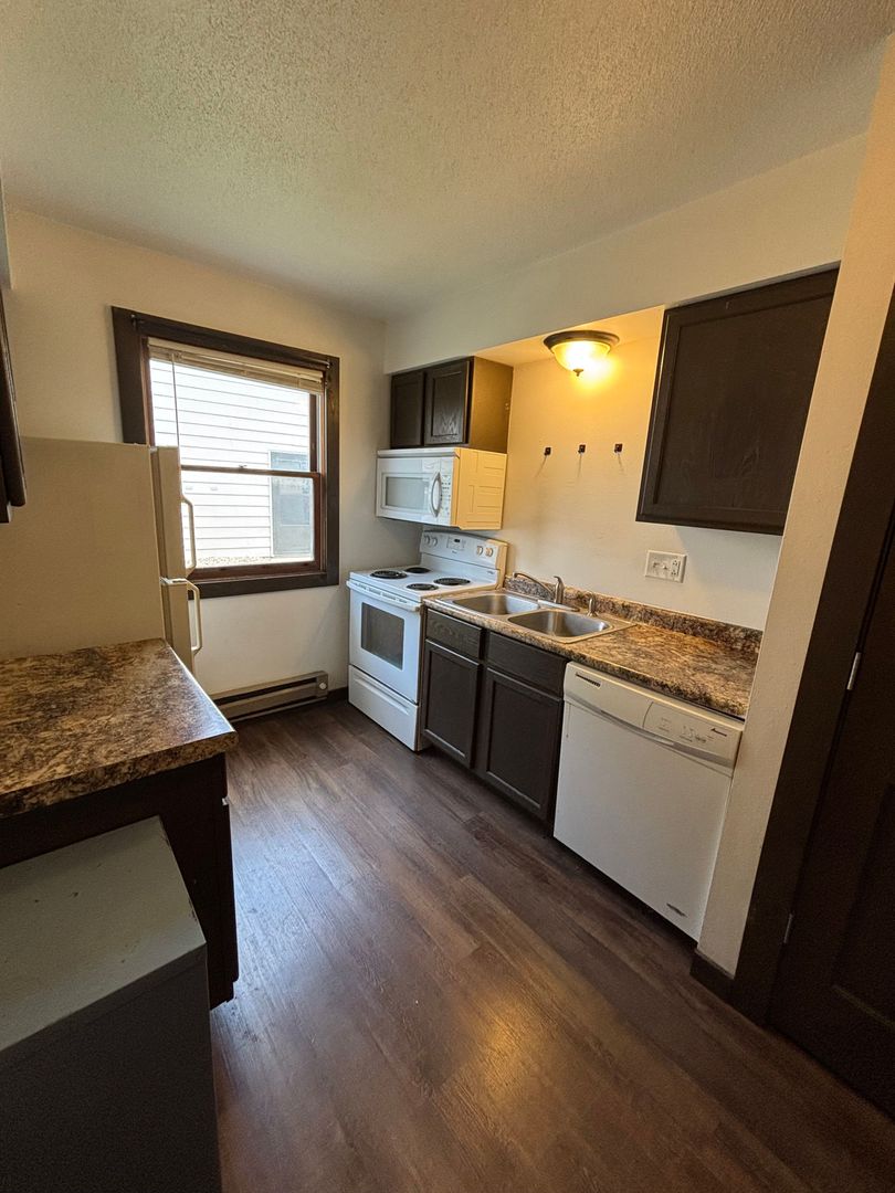 La Crosse Apartment: 1122 7th St S