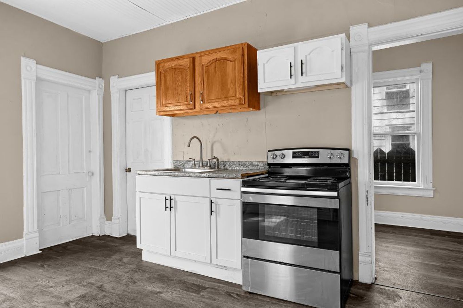 La Crosse Apartment: 1313 Avon St