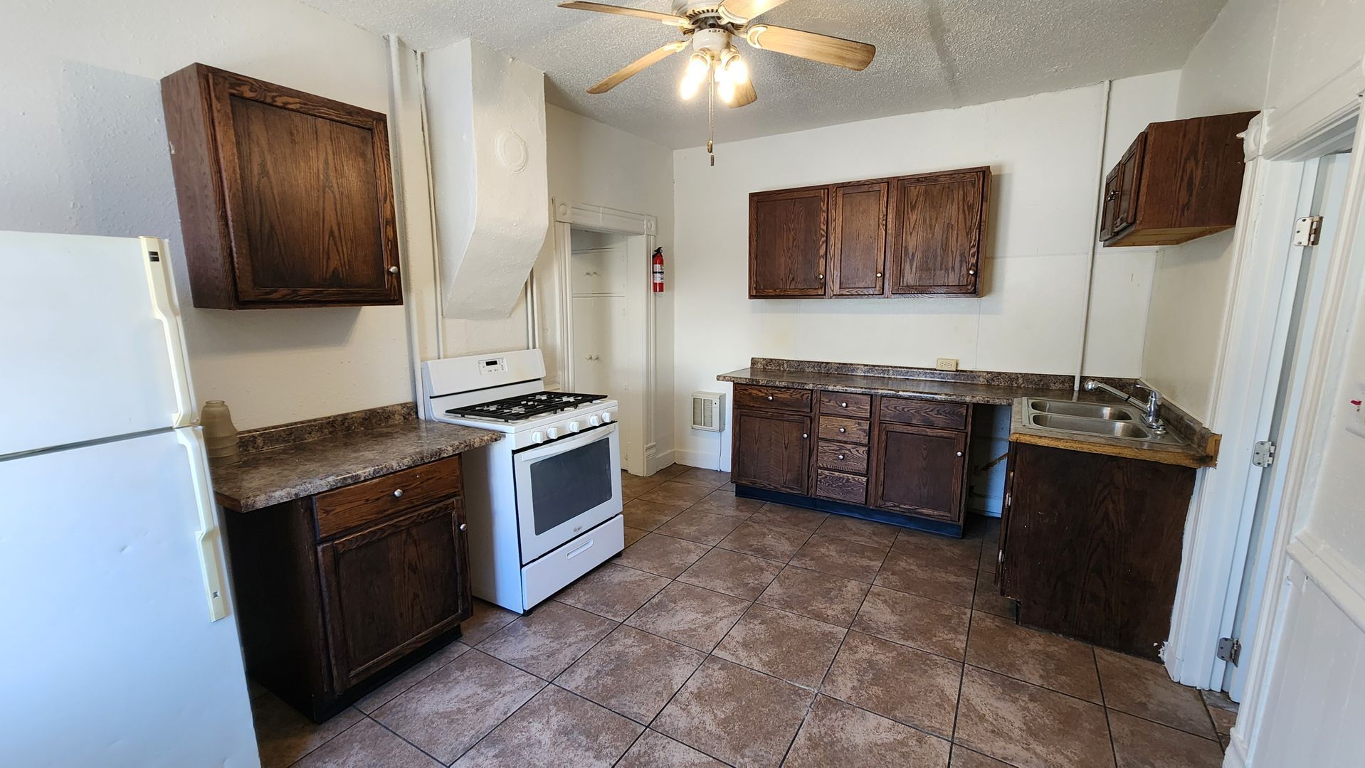 La Crosse Apartment: 611 Wall St