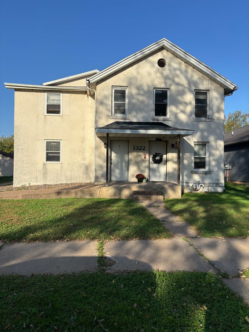 La Crosse Apartment: 1322 5th Ave S
