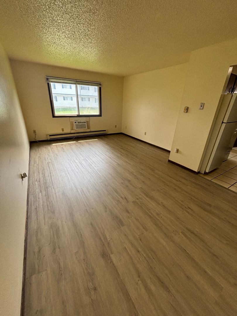 La Crosse Apartment: 919 Gould St