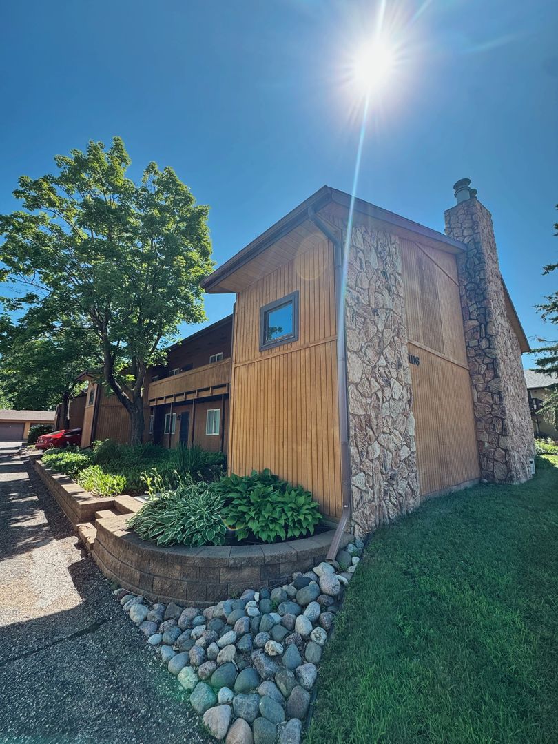 Onalaska Apartment: 1116 10th Ave N