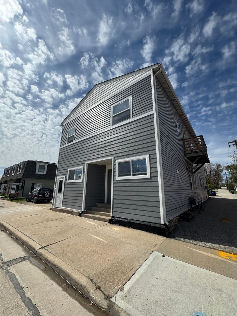 Onalaska Apartment: 313 Main St