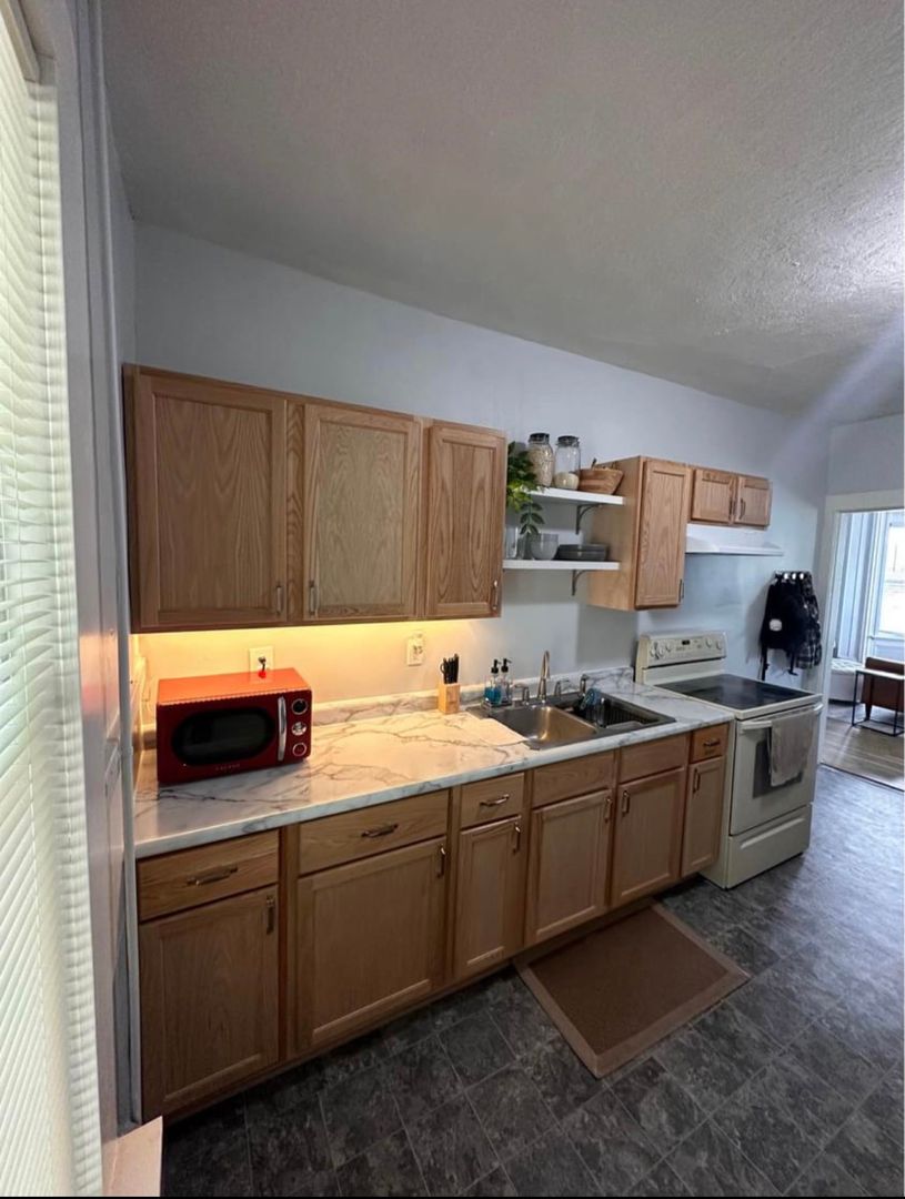 La Crosse Apartment: 1108 Rose St