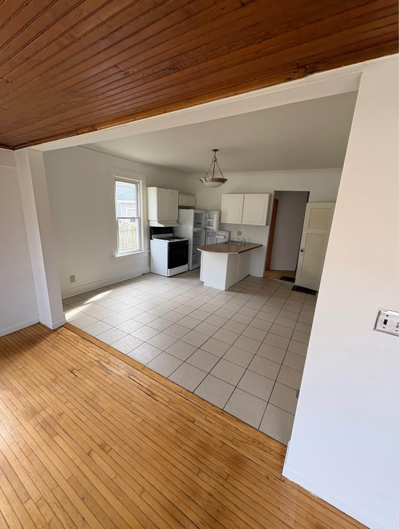 La Crosse Apartment: 814 16th St S