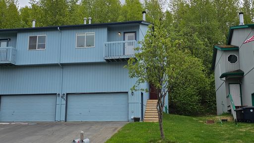 Fully Remodeled Three Bed Two Bath Townhome Near U-Med District – photo 1