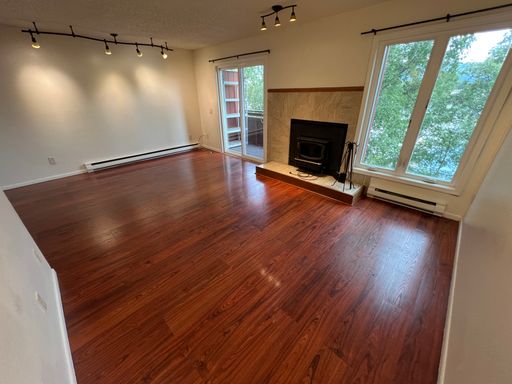 Eastside 3 Bed 2.5 Bath Spacious Condo – photo 1