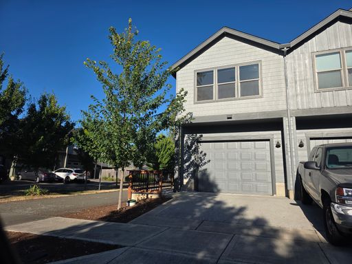 Newer Construction 3BR/2.5BA Townhome in Kevanna Park – photo 1