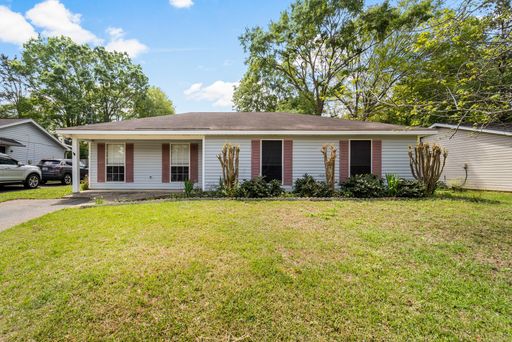3 Bedroom 2 Bath close to Baker High School – photo 1