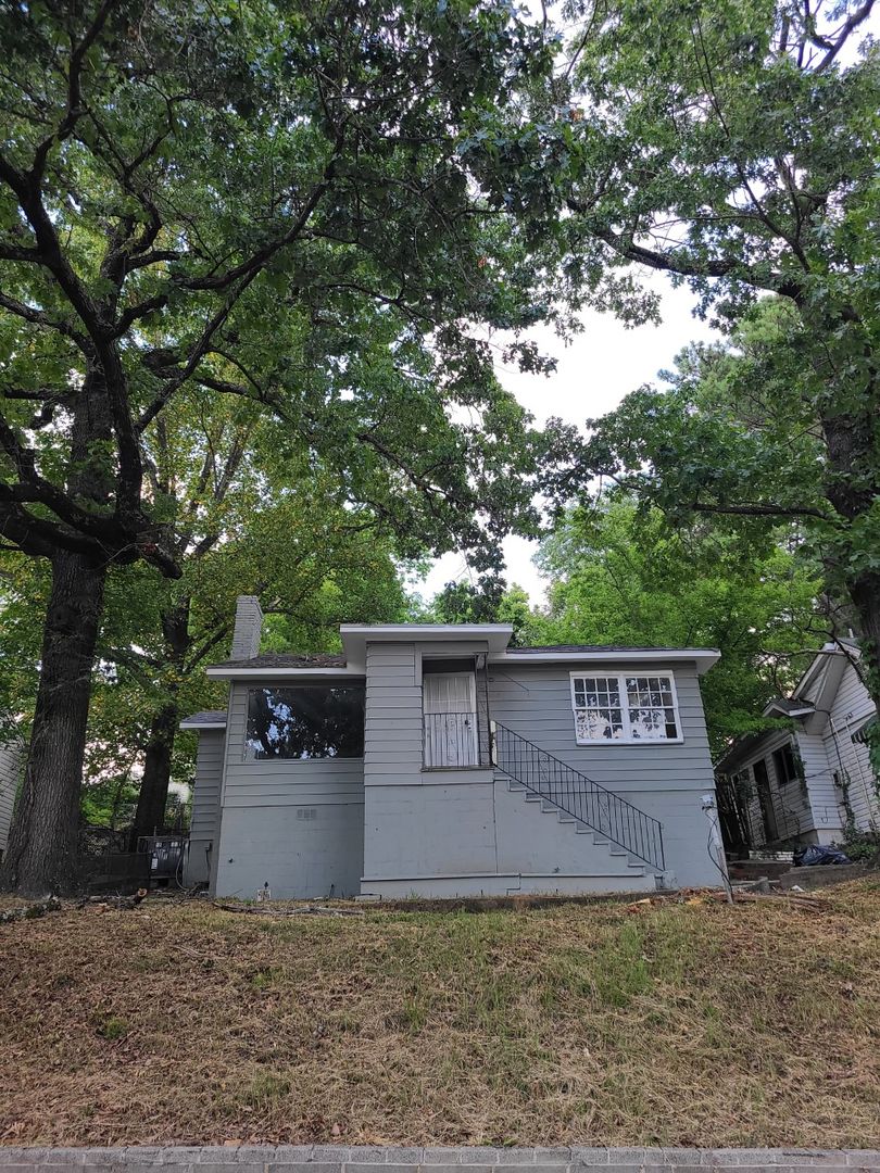 Birmingham House: 1520 33rd Street Ensley
