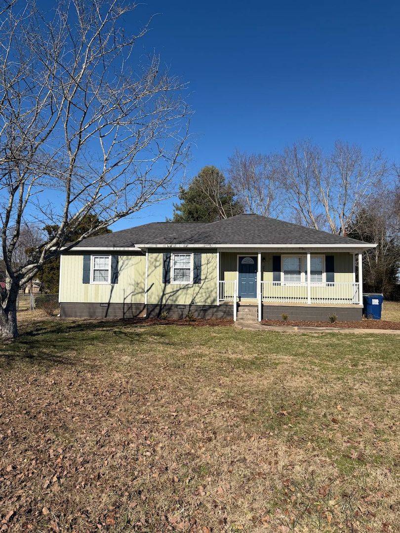 Hazel Green House: 235 Boles Rd