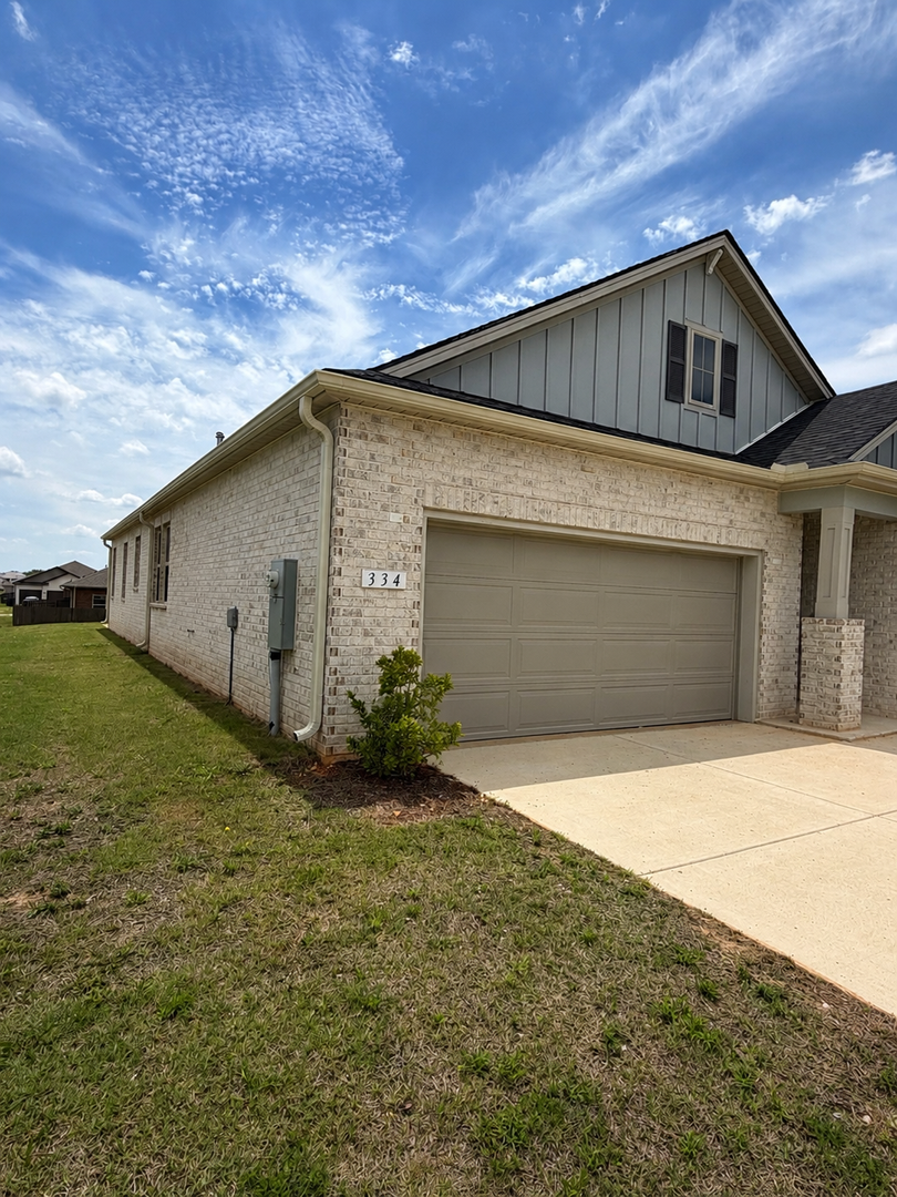 334 Mistfield Street 2 of 12