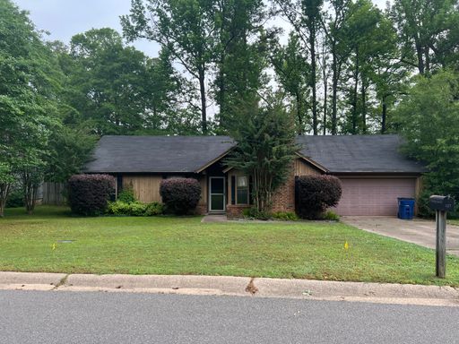 127 Rolling Oaks Dr., Maumelle AR 72113 - Nice 3br 2ba w/huge fenced back yard