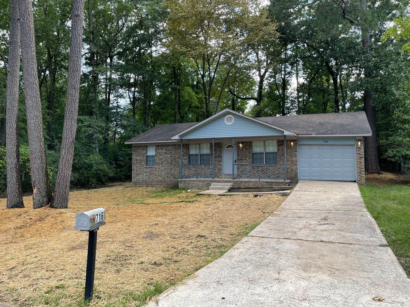 Benton House: 716 Rosewood