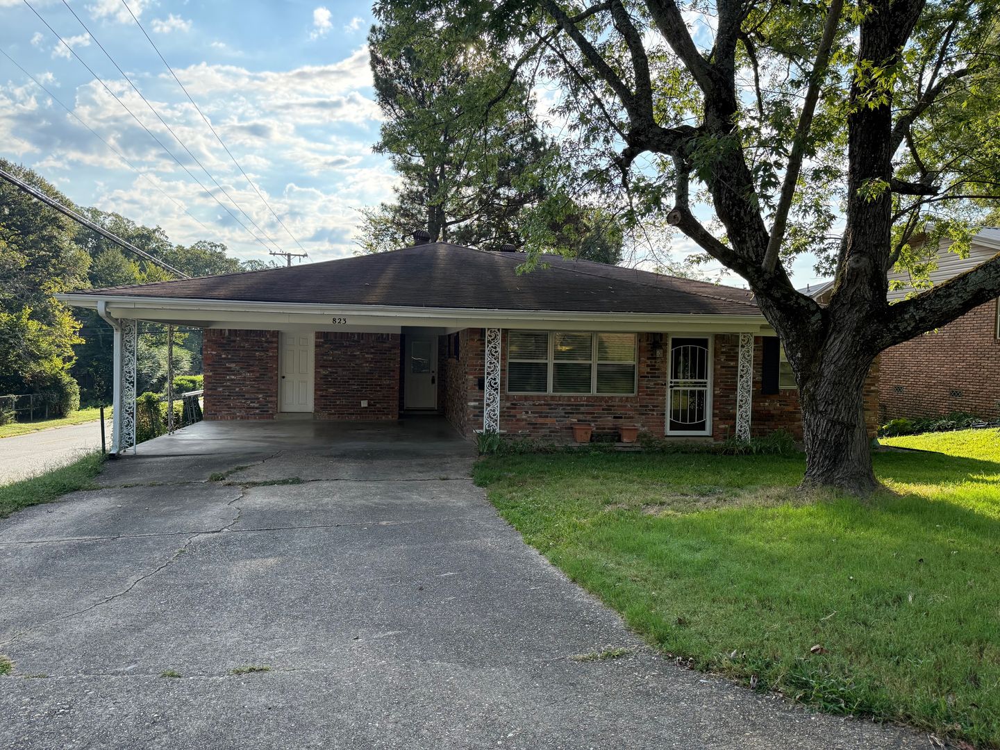Little Rock House: 823 N Bryan St.