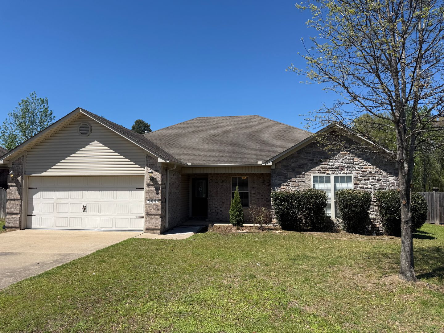 Cabot House: 2403 Lancashire Lane