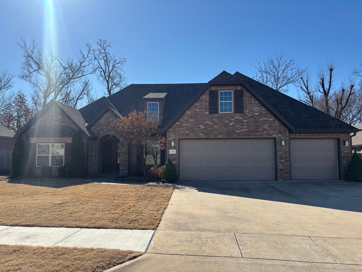 Lowell House: 1919 Sicily Avenue