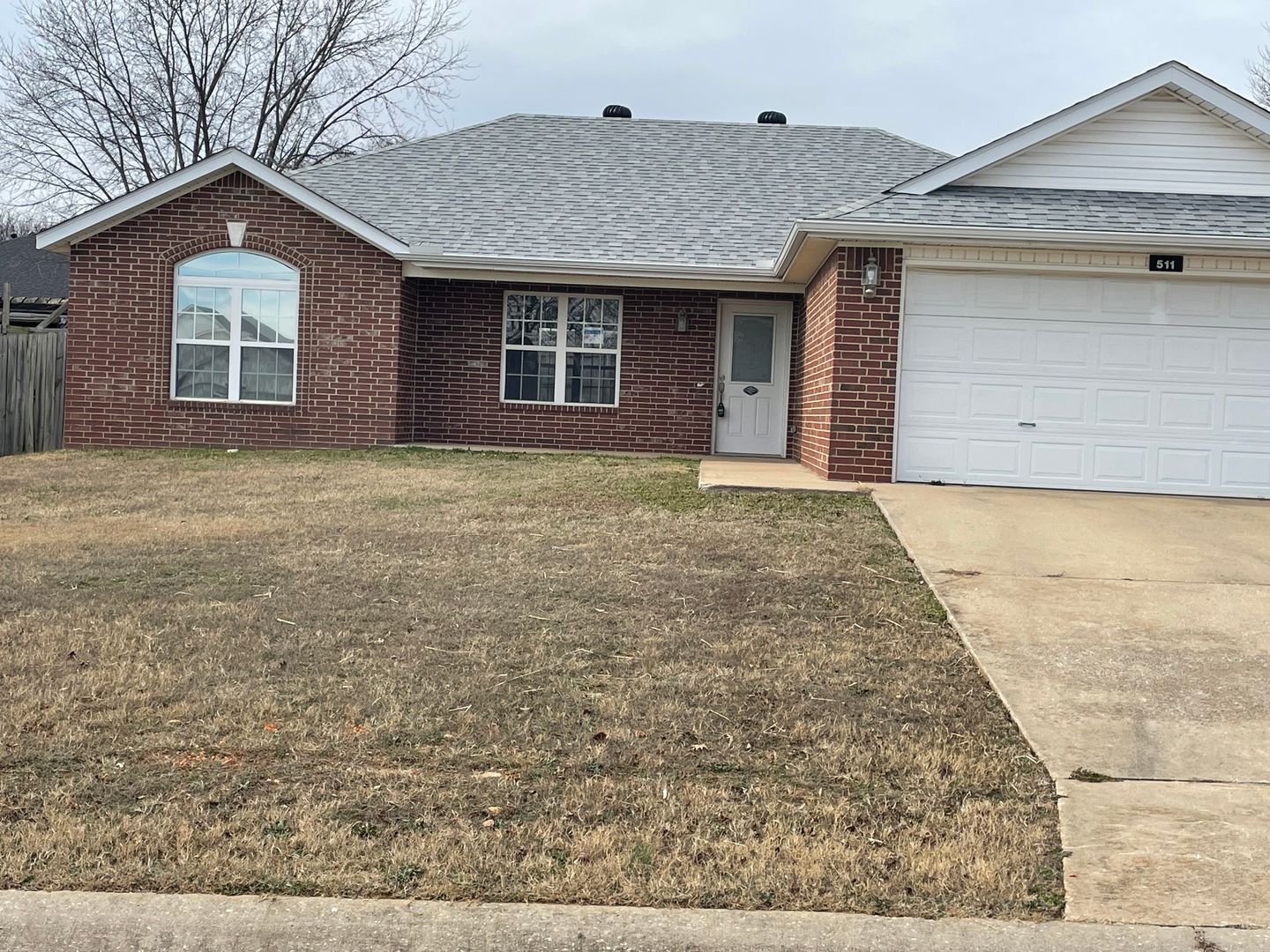 Centerton House: 511 N Brookfield Drive