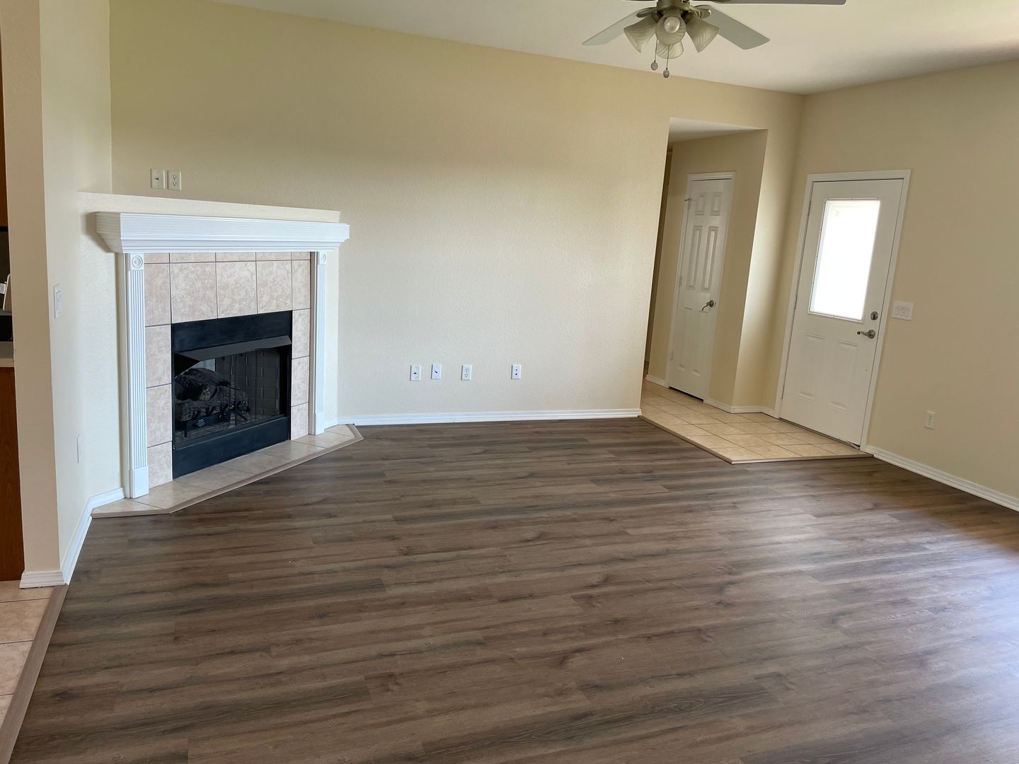 Centerton House: 511 N Brookfield Drive