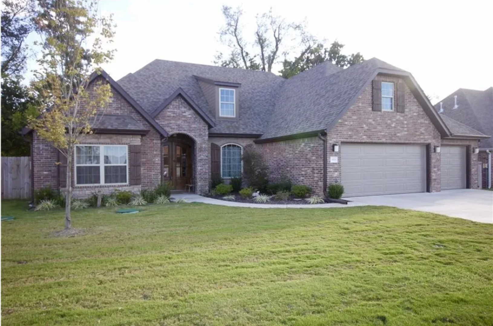 Lowell House: 1919 Sicily Avenue