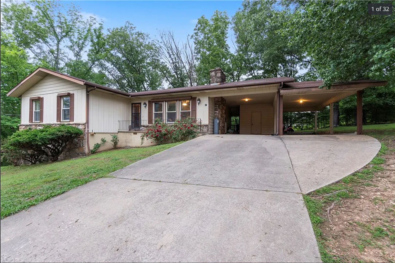Bella Vista House: 81 Overton Drive