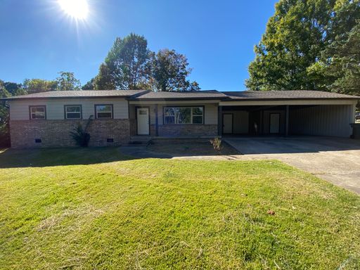 Charming Mid-Century in Fayetteville!! Near Gulley Park!! – photo 1