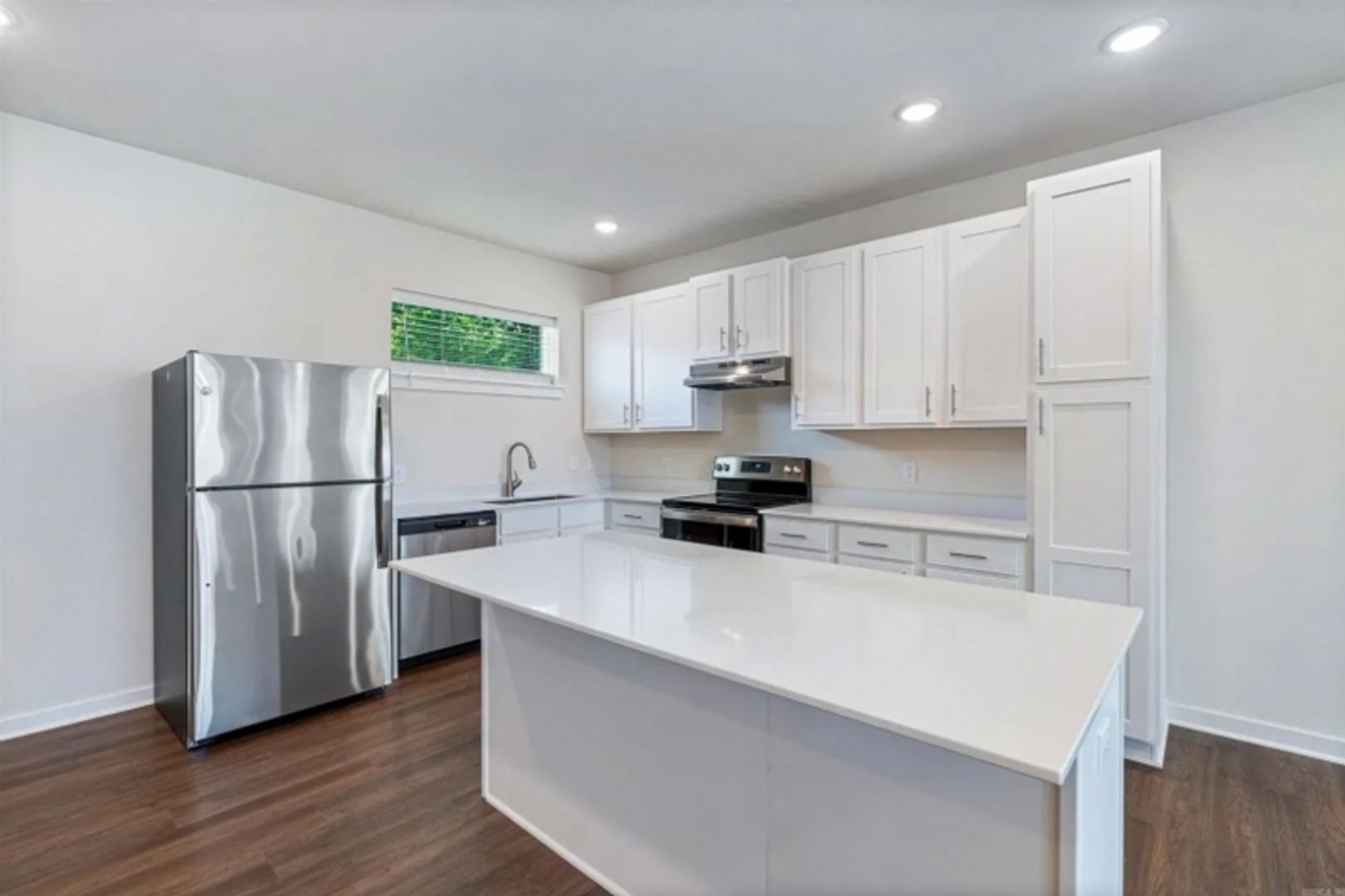 Fayetteville Apartment: 605 N Whitham Ave