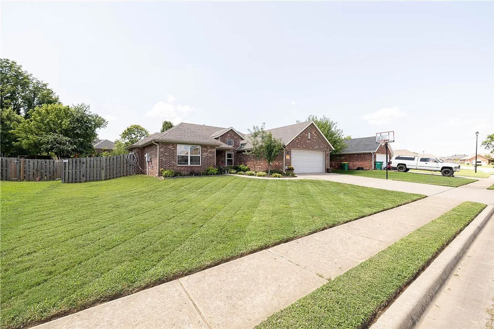 Centerton House: 421 Coopers Way